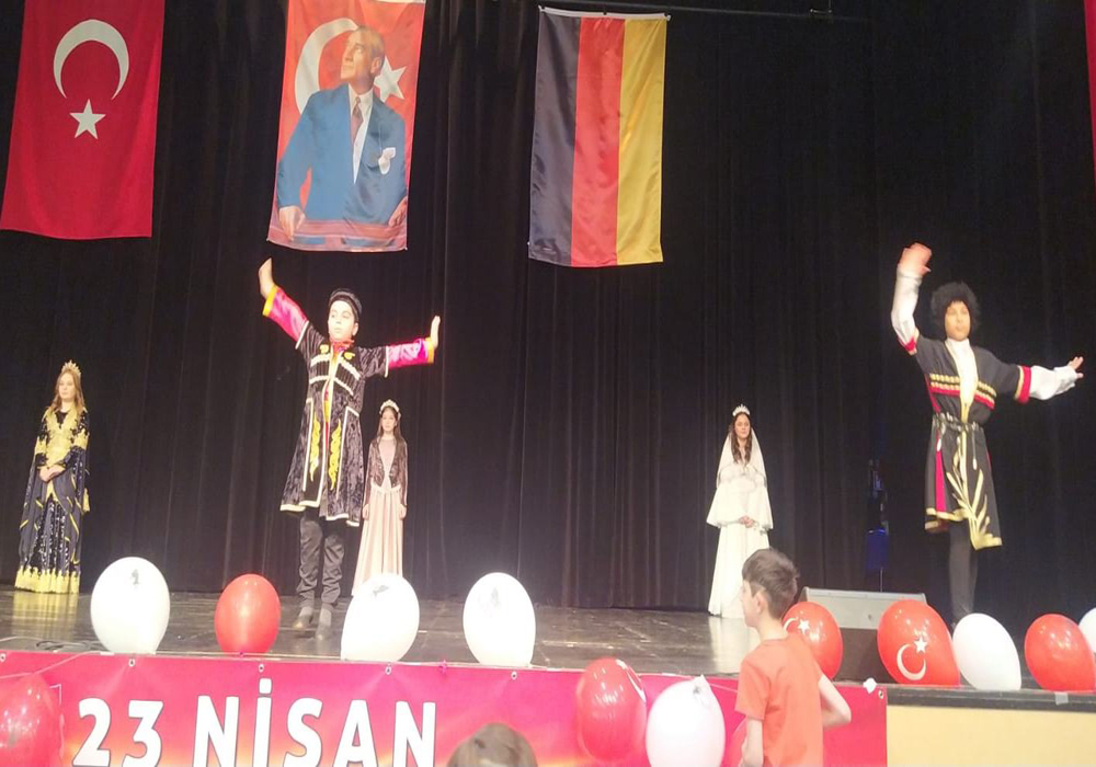 Fürth’de coşkulu 23 Nisan Bayramı kutlaması