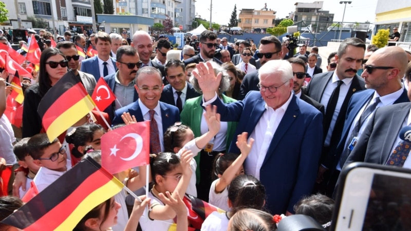 Almanya Cumhurbaşkanı Steinmeier İstanbul’dan sonra Gaziantep’te de protesto edildi