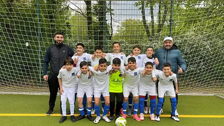 Aziz Nesin İlkokulu adını finale yazdırdı