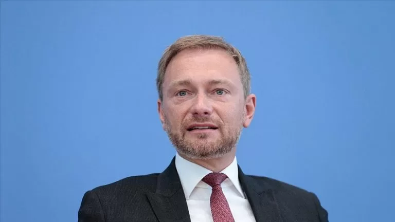 Almanya Maliye Bakanı Lindner: "Almanya'da Fransa ve İtalya'ya göre çok az çalışılıyor"