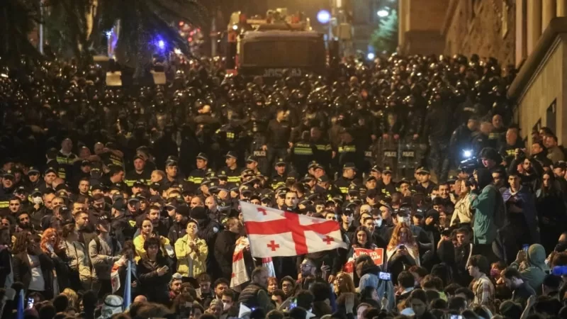 Gürcistan hükümeti protestolara rağmen “yabancı ajan” yasasını geçirmeye kararlı