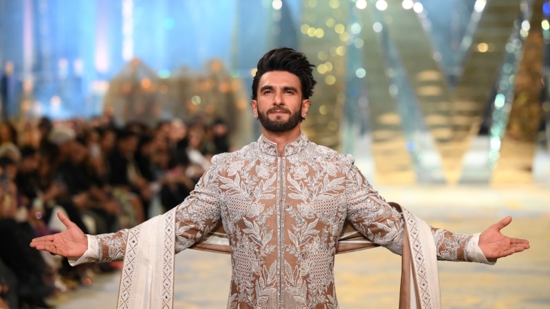 Hindistan seçimlerinde Bollywood yıldızlarının yapay zekayla üretilen görüntüleri etkili olur mu?