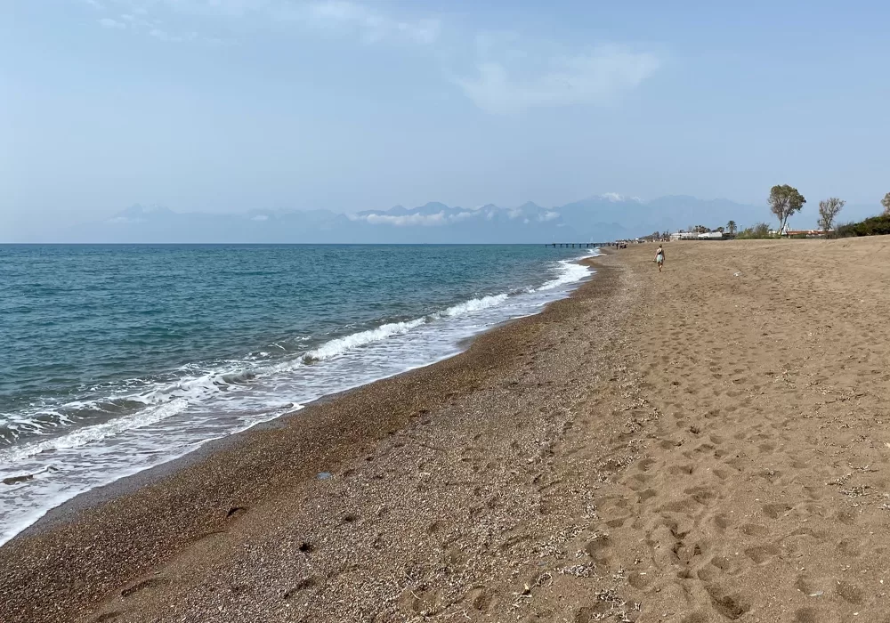 TEZATLAR İÇİNDE BİR TATİL