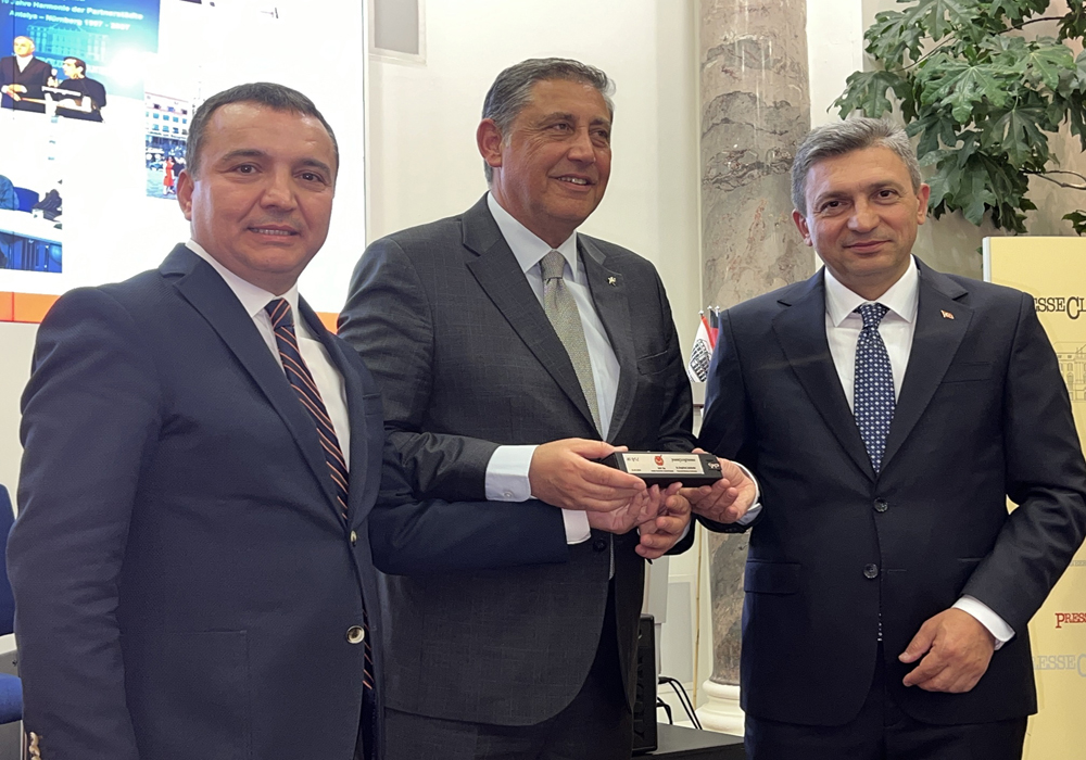 Kardeş gazeteciler 20.yılını kutladı