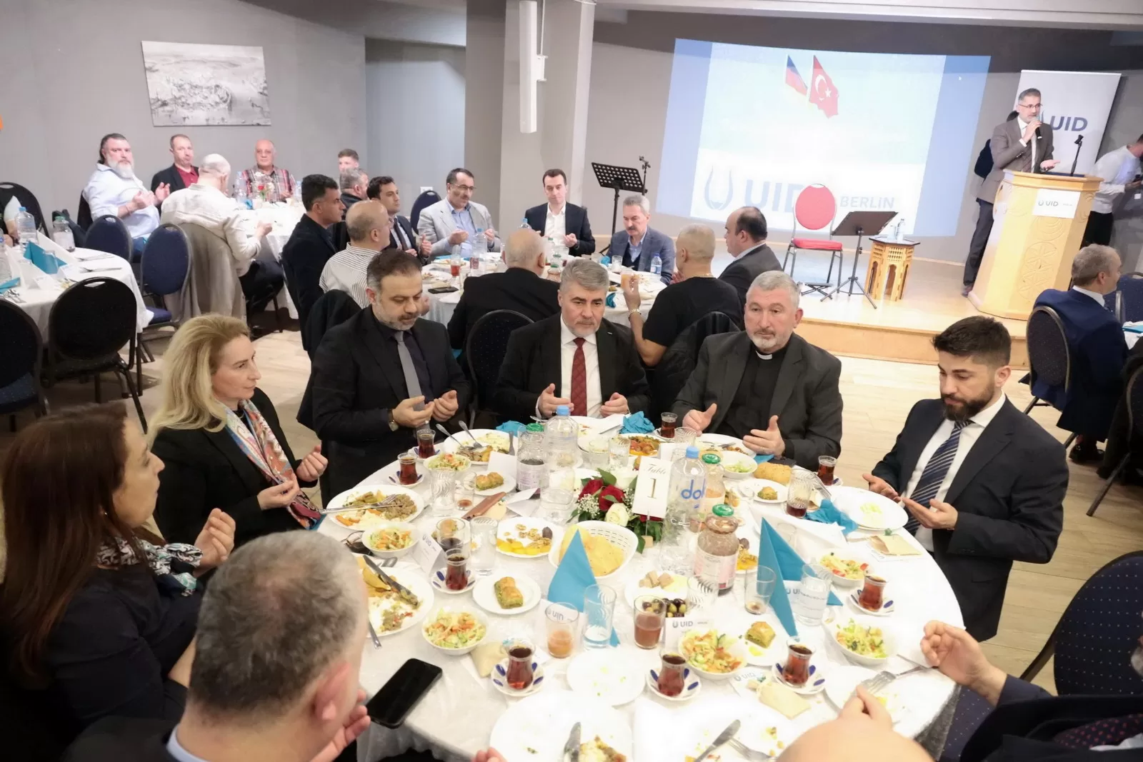 UID Berlin`de iftar