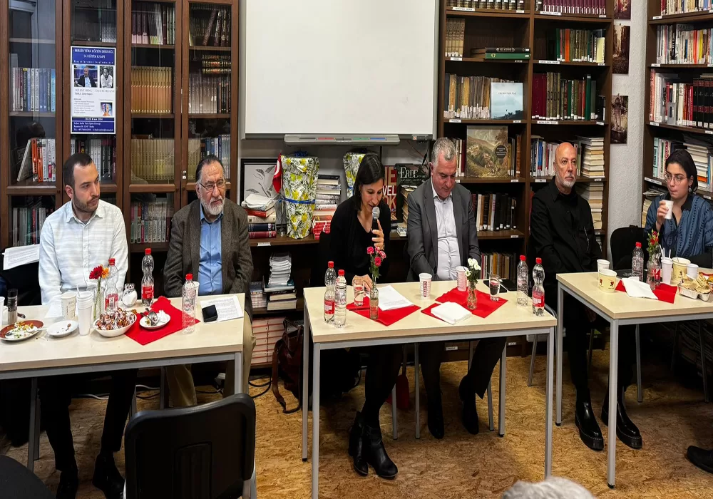 “Müslümanlar ile Hristiyanlar birlikte yaşamayı öğrenmelidirler”
