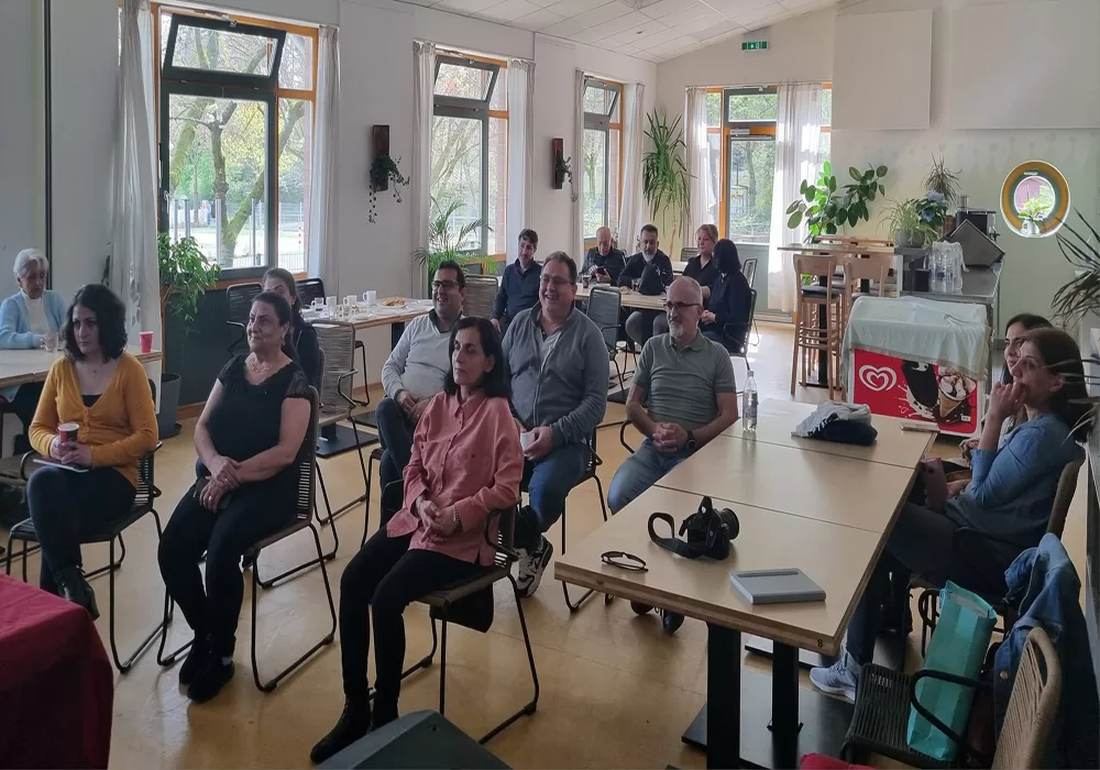 Behçet Algan`dan BAKM`de keyifli sohbet toplantısı