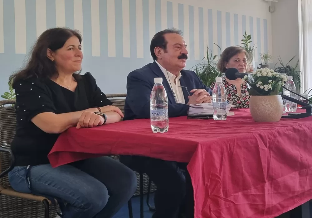 Behçet Algan`dan BAKM`de keyifli sohbet toplantısı