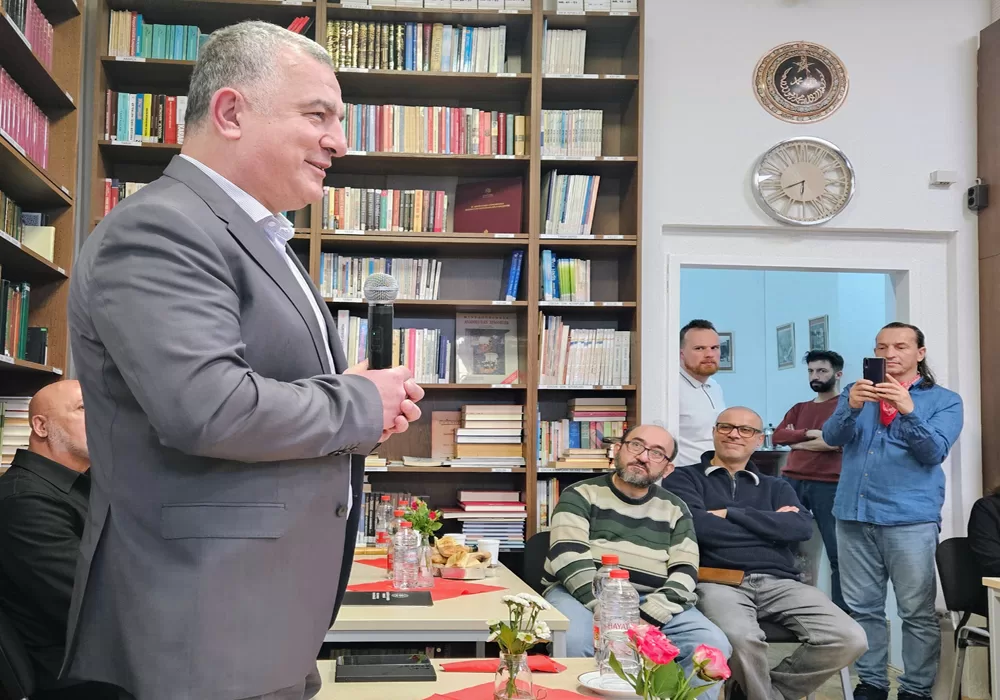 “Müslümanlar ile Hristiyanlar birlikte yaşamayı öğrenmelidirler”