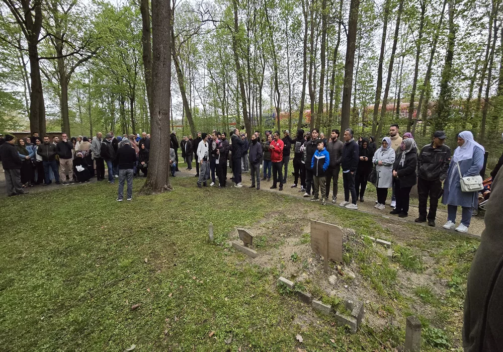 Arife günü Nürnberg’de güney kabristanı doldu taştı