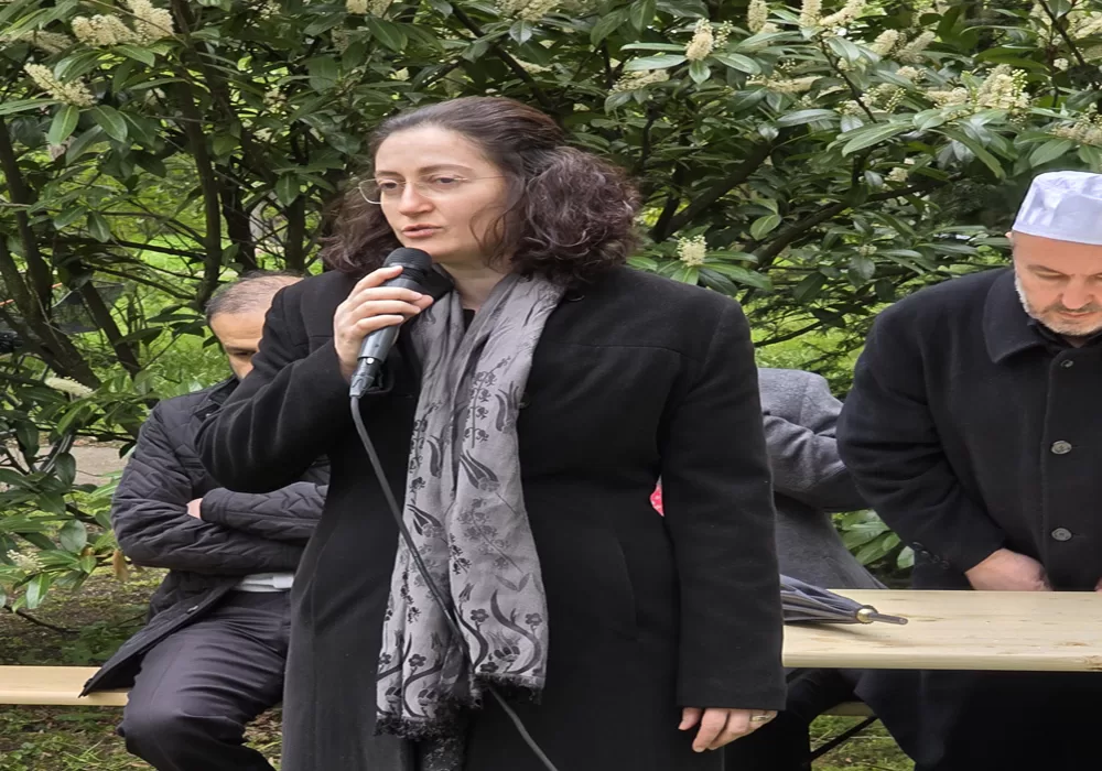 Arife günü Nürnberg’de güney kabristanı doldu taştı