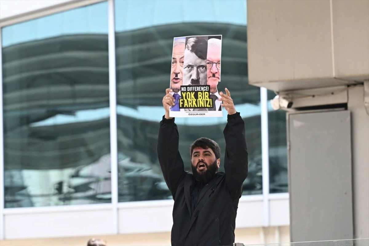 Almanya Cumhurbaşkanı İstanbul'da protesto edildi