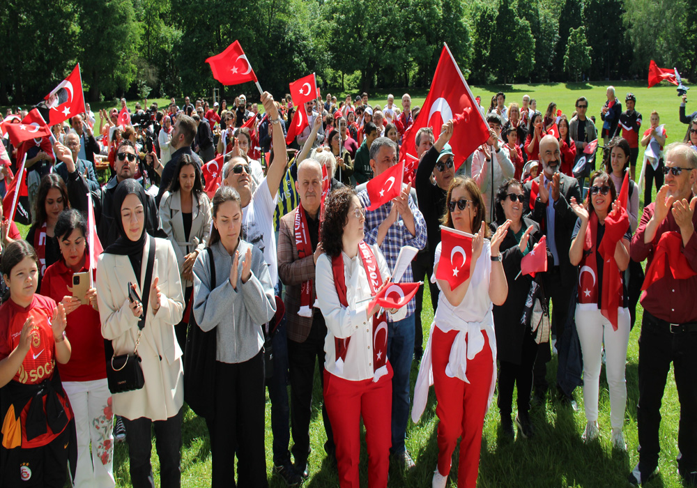 Nürnberg`de coşkulu 19 Mayıs kutlaması yapıldı