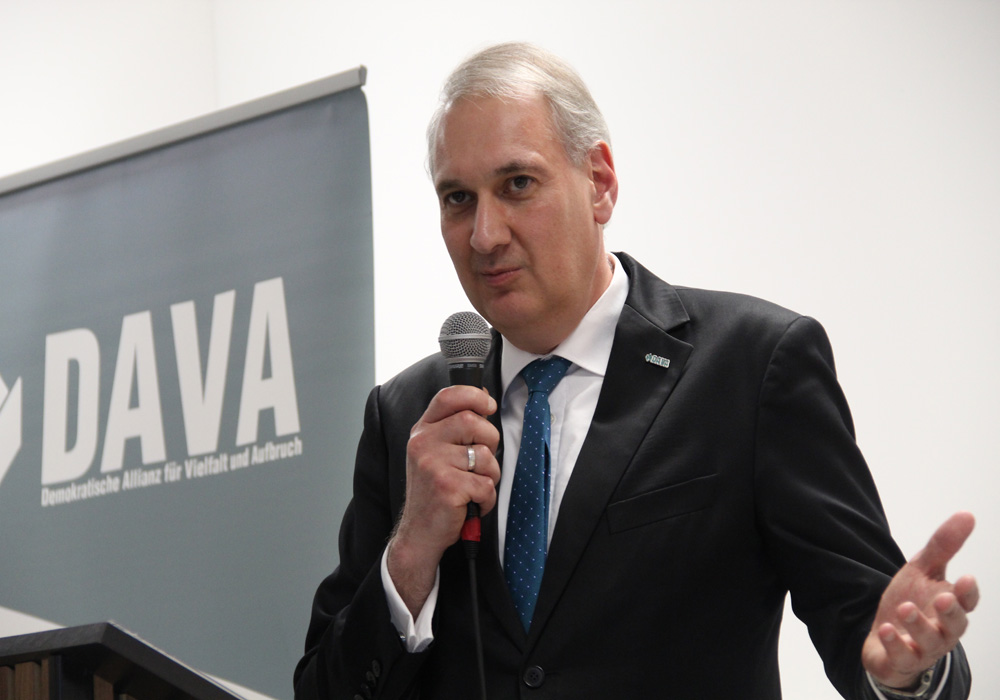 DAVA Genel Başkanı Özcan: Biz tarih yazıyoruz