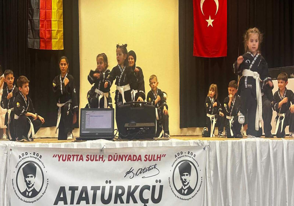 23 Nisan kutlamalarının geliri kimsesiz çocuklara!