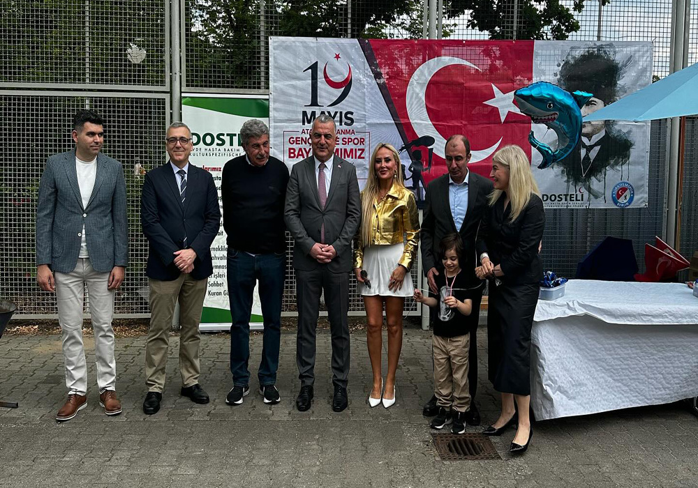 Berlin`de 19 Mayıs ve 23 Nisan Şenlikleri Coşkuyla Kutlandı