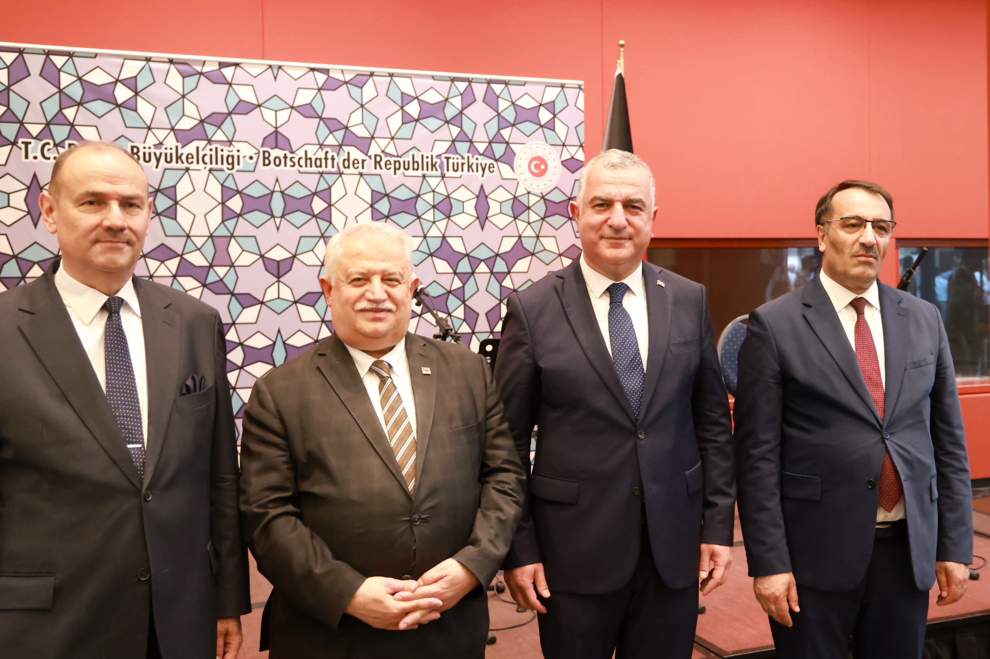 Berlin Büyükelçiliği’nde 19 Mayıs ve Akademik Yıl Kutlaması