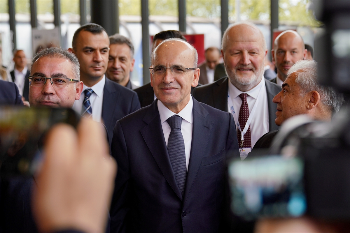 Bakan Şimşek, Almanya'da Türkiye ekonomisini değerlendirdi