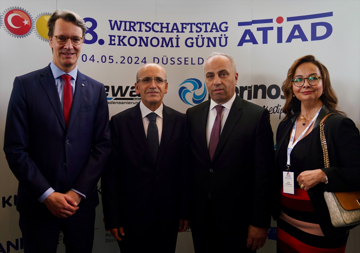 Bakan Şimşek, Almanya'da Türkiye ekonomisini değerlendirdi