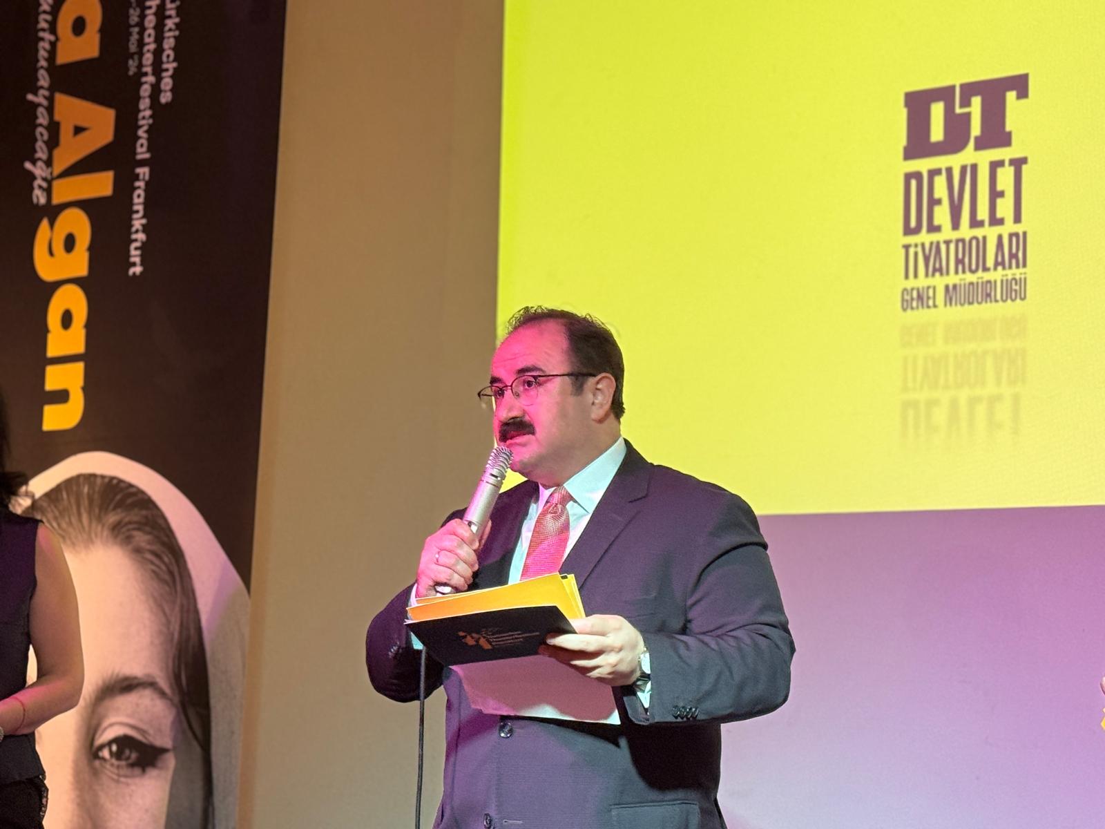 11. Frankfurt Türk Tiyatro Festivali, "Ayla Algan Anma Gecesi" ile başladı