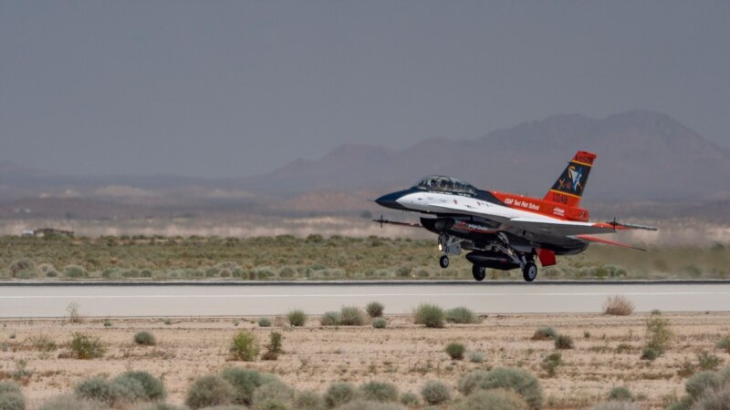 ABD Hava Kuvvetleri Genel Sekreteri ilk yapay zeka donanımlı F-16 savaş uçağıyla uçtu