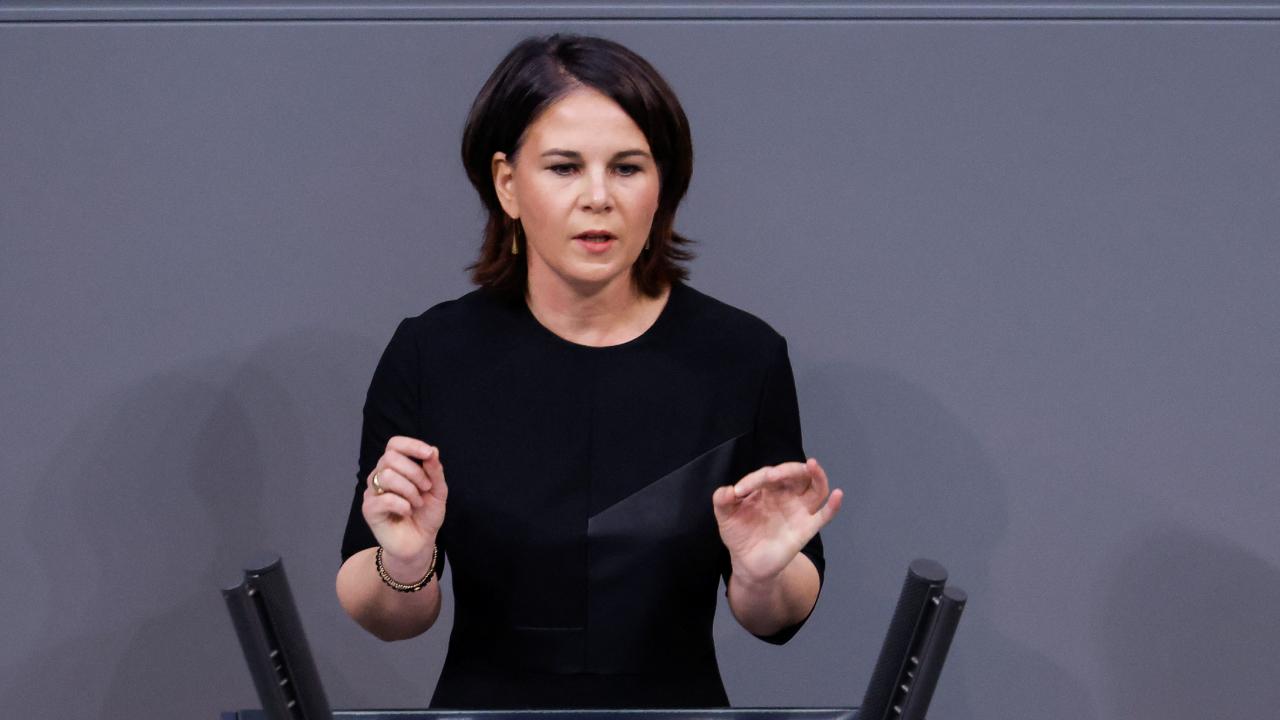 Baerbock: Ukrayna'nın acilen daha fazla hava savunmasına ihtiyacı var