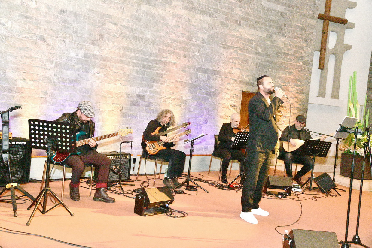 Çetin Çeto ve Nilüfer Akbal`dan güzel bir konser