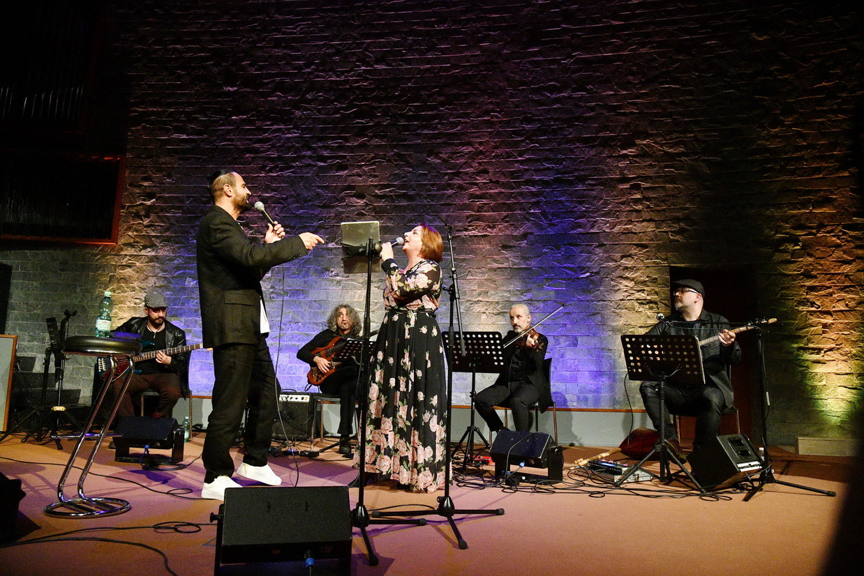 Çetin Çeto ve Nilüfer Akbal`dan güzel bir konser