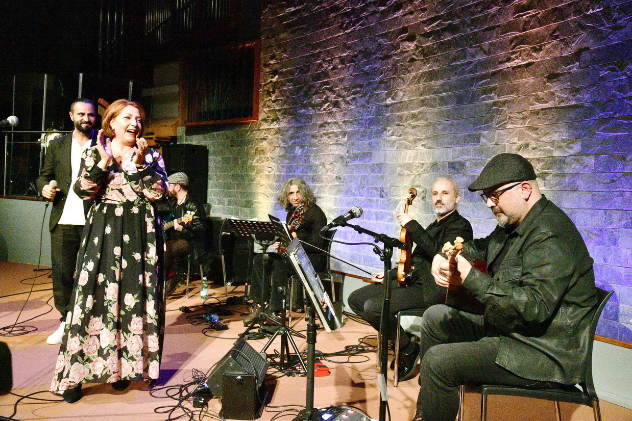 Çetin Çeto ve Nilüfer Akbal`dan güzel bir konser