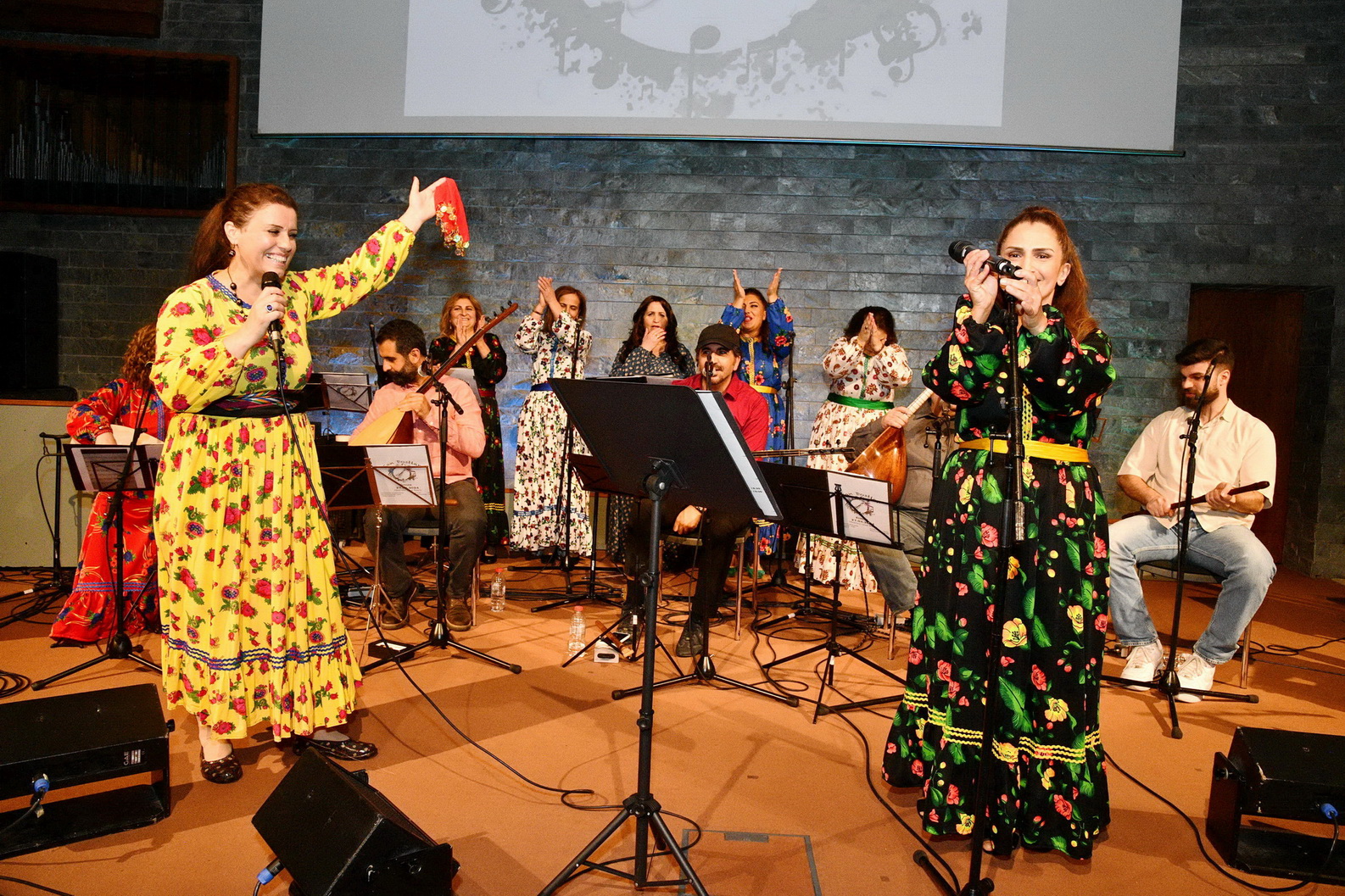 Pınar ve İmam Özgül ile arkadaşlarından muhteşem bir dinleti