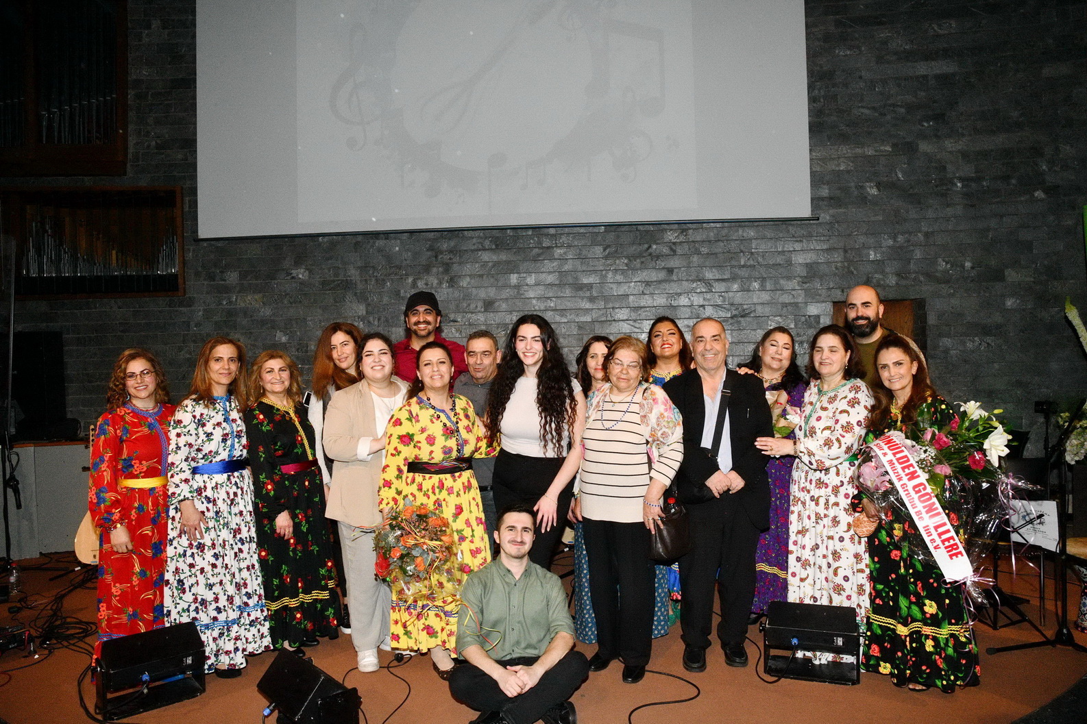 Pınar ve İmam Özgül ile arkadaşlarından muhteşem bir dinleti