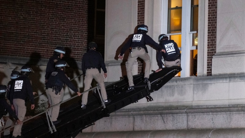 Filistin’e destek protestolarının sürdüğü Columbia Üniversitesi’ne polis müdahalesi