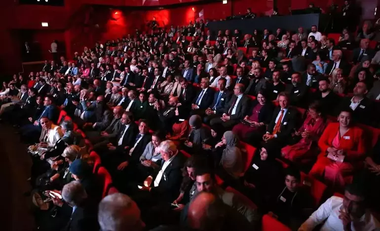 ‘Hollanda’ya yapılan göç, bir başarı hikayesidir’