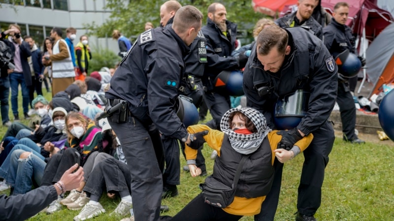 Üniversitelerdeki Gazze protestoları Avrupa’da da yayılıyor, Berlin’de polis gösteri yapan öğrencileri dağıttı