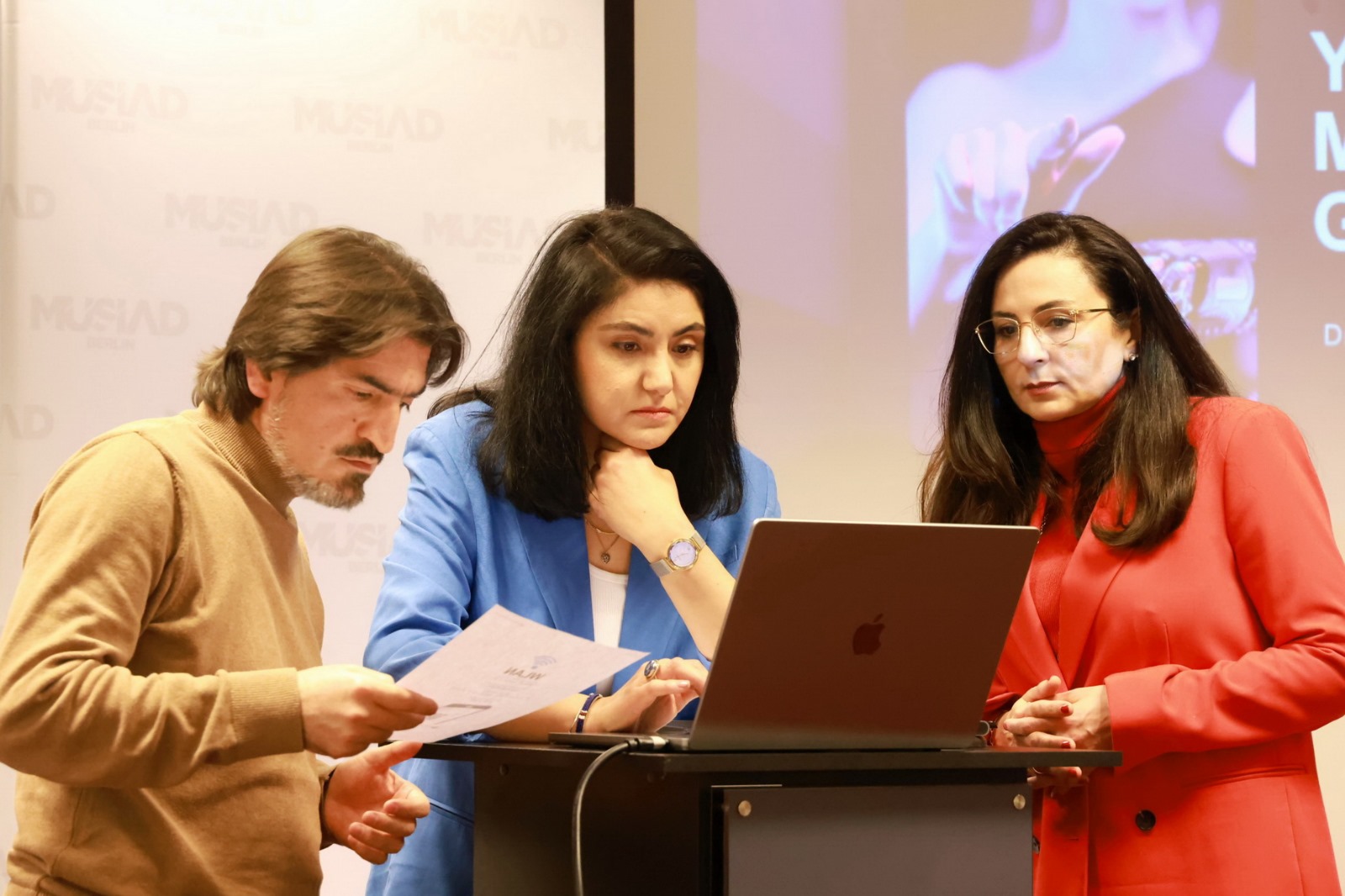 Berlin`de yapay zeka ve geleceğin meslekleri semineri düzenledi