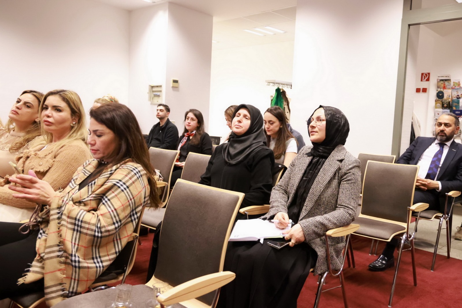 Berlin`de yapay zeka ve geleceğin meslekleri semineri düzenledi