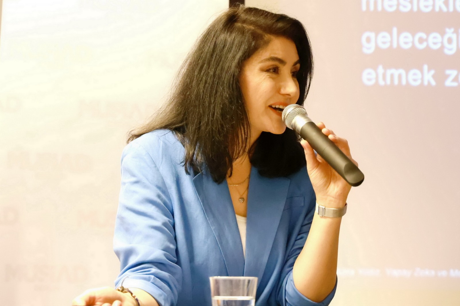 Berlin`de yapay zeka ve geleceğin meslekleri semineri düzenledi