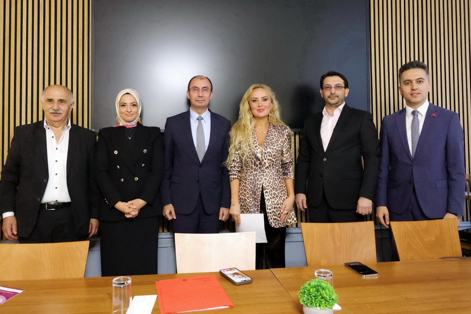 Berlin`de “Koruyucu Ailem Olur musun?” konulu toplantı düzenlendi