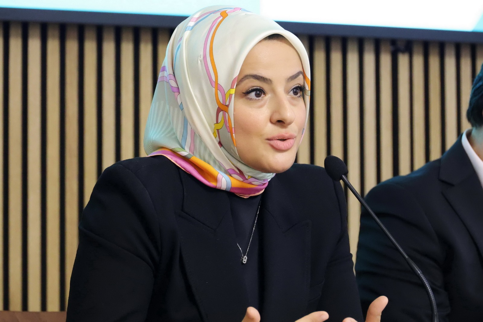 Berlin`de “Koruyucu Ailem Olur musun?” konulu toplantı düzenlendi