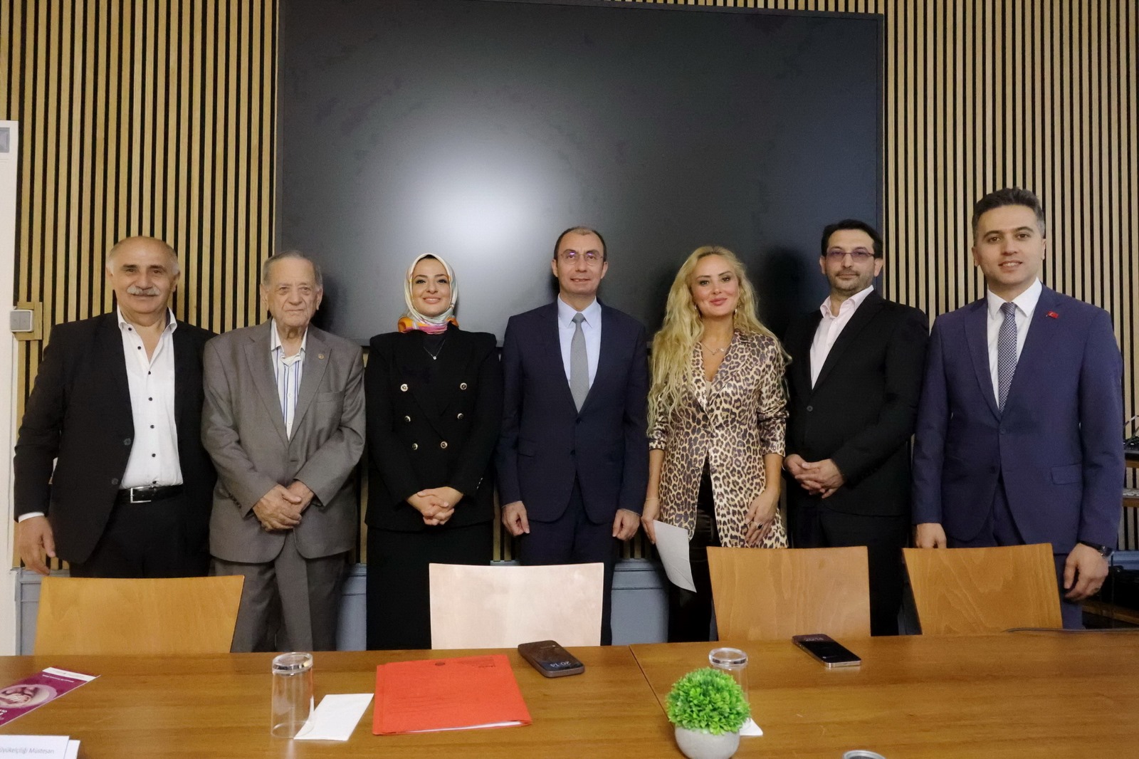 Berlin`de “Koruyucu Ailem Olur musun?” konulu toplantı düzenlendi