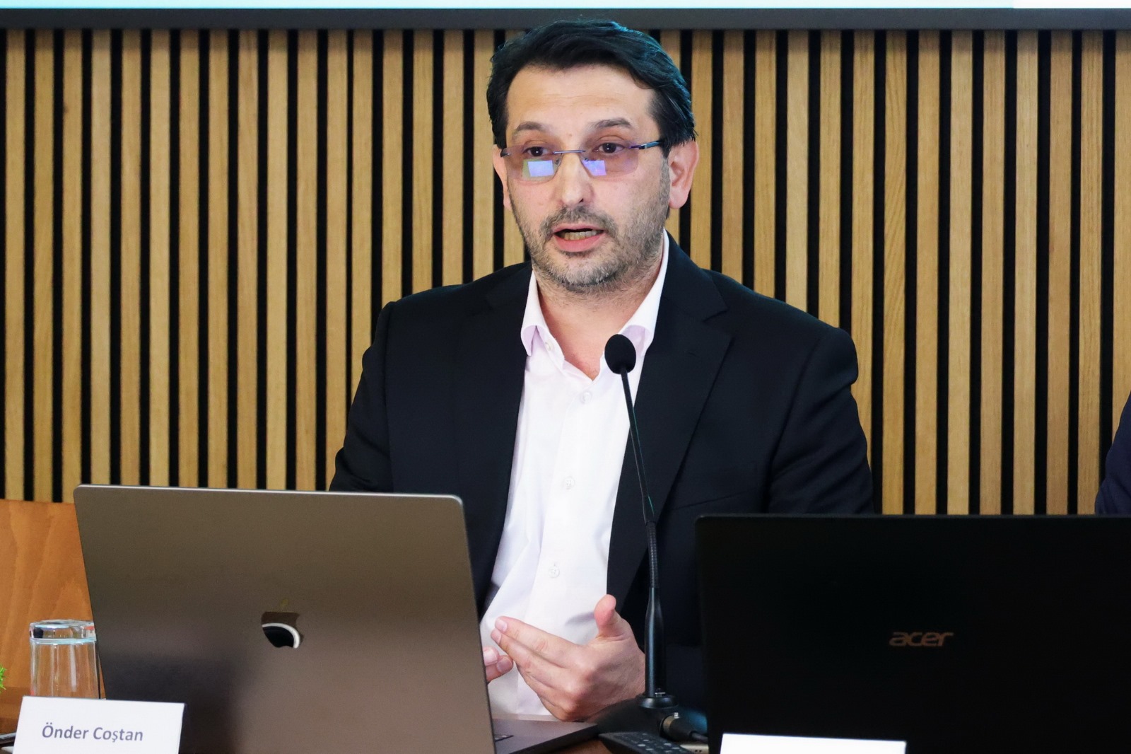 Berlin`de “Koruyucu Ailem Olur musun?” konulu toplantı düzenlendi