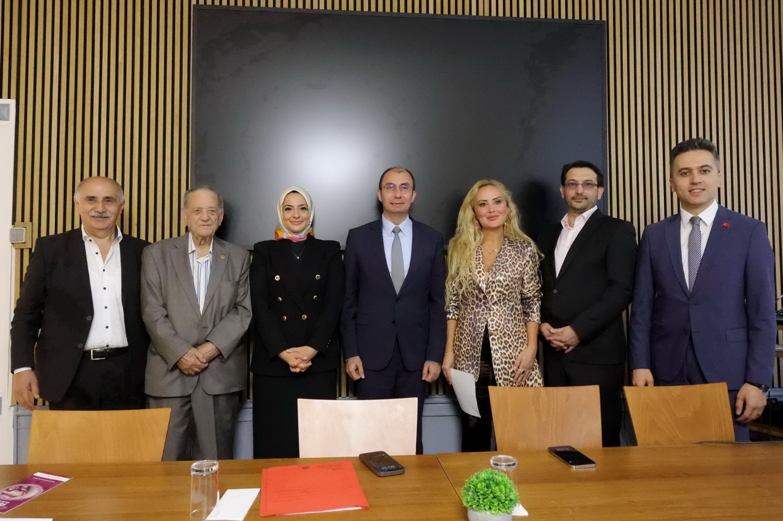 Berlin`de “Koruyucu Ailem Olur musun?” konulu toplantı düzenlendi