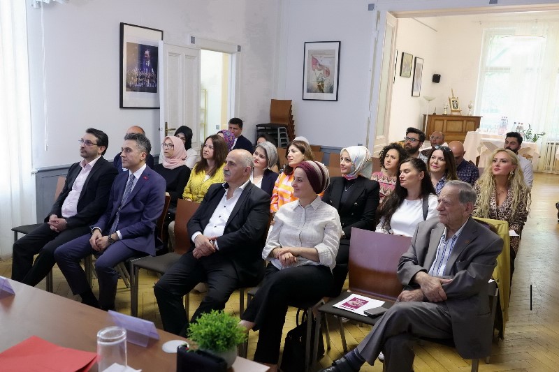 Berlin`de “Koruyucu Ailem Olur musun?” konulu toplantı düzenlendi
