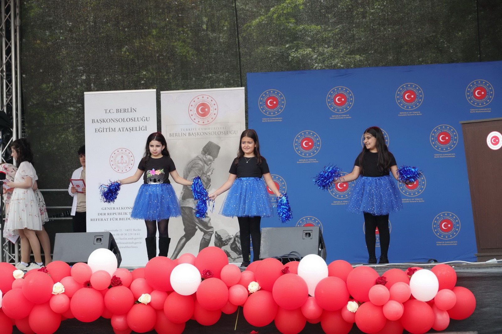 Berlin`de 19 Mayıs ve 23 Nisan Şenlikleri Coşkuyla Kutlandı