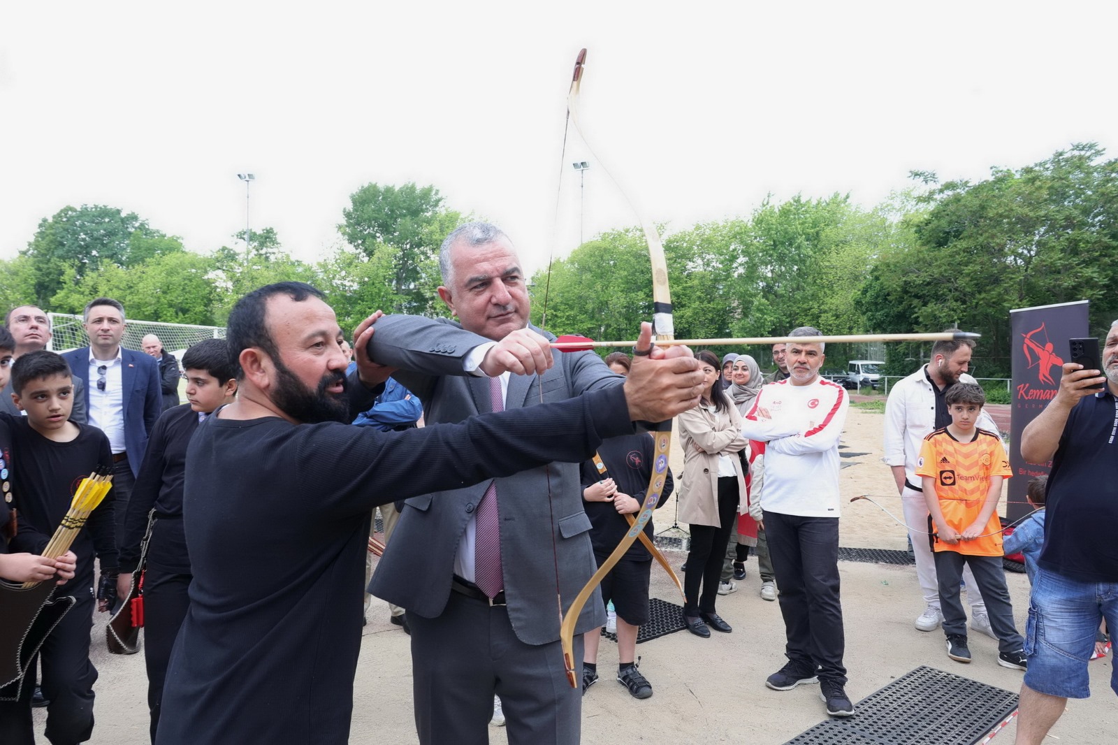 Berlin`de 19 Mayıs ve 23 Nisan Şenlikleri Coşkuyla Kutlandı