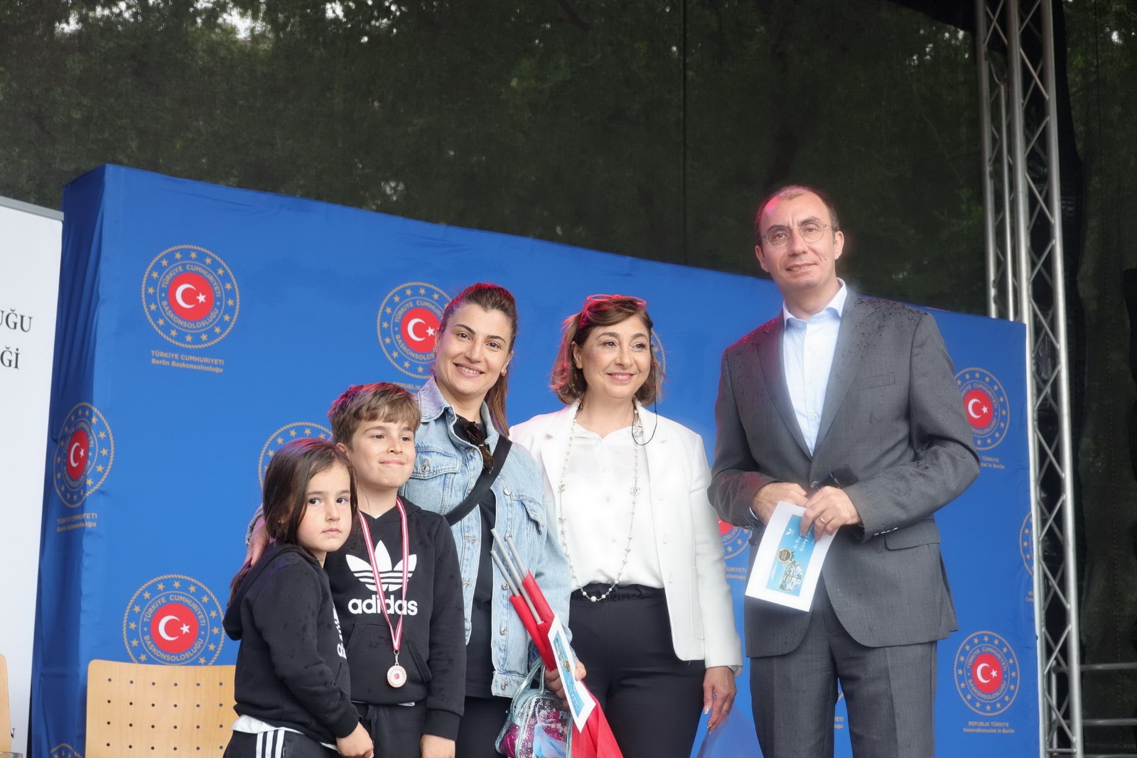 Berlin`de 19 Mayıs ve 23 Nisan Şenlikleri Coşkuyla Kutlandı