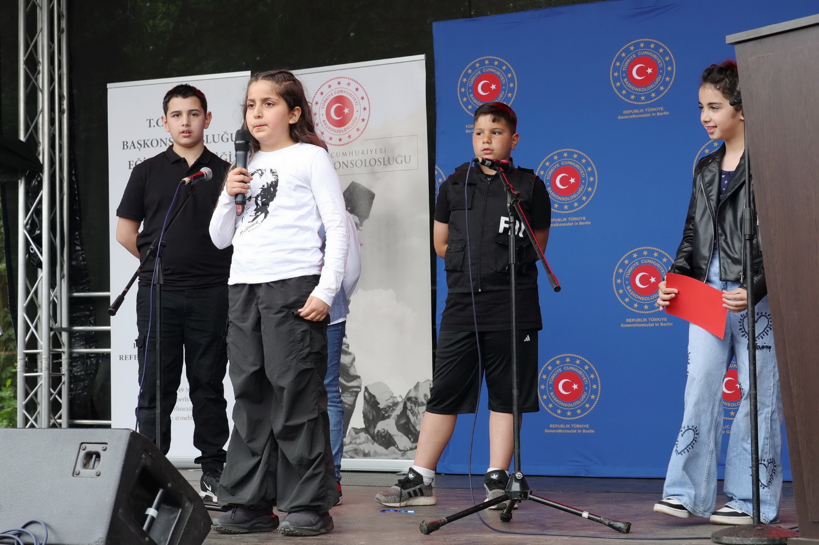 Berlin`de 19 Mayıs ve 23 Nisan Şenlikleri Coşkuyla Kutlandı
