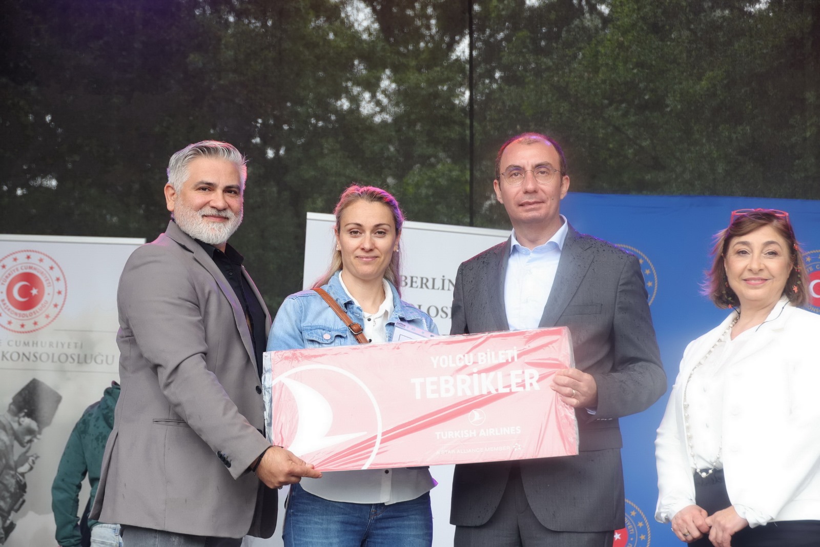 Berlin`de 19 Mayıs ve 23 Nisan Şenlikleri Coşkuyla Kutlandı