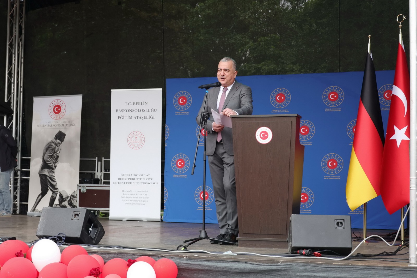 Berlin`de 19 Mayıs ve 23 Nisan Şenlikleri Coşkuyla Kutlandı