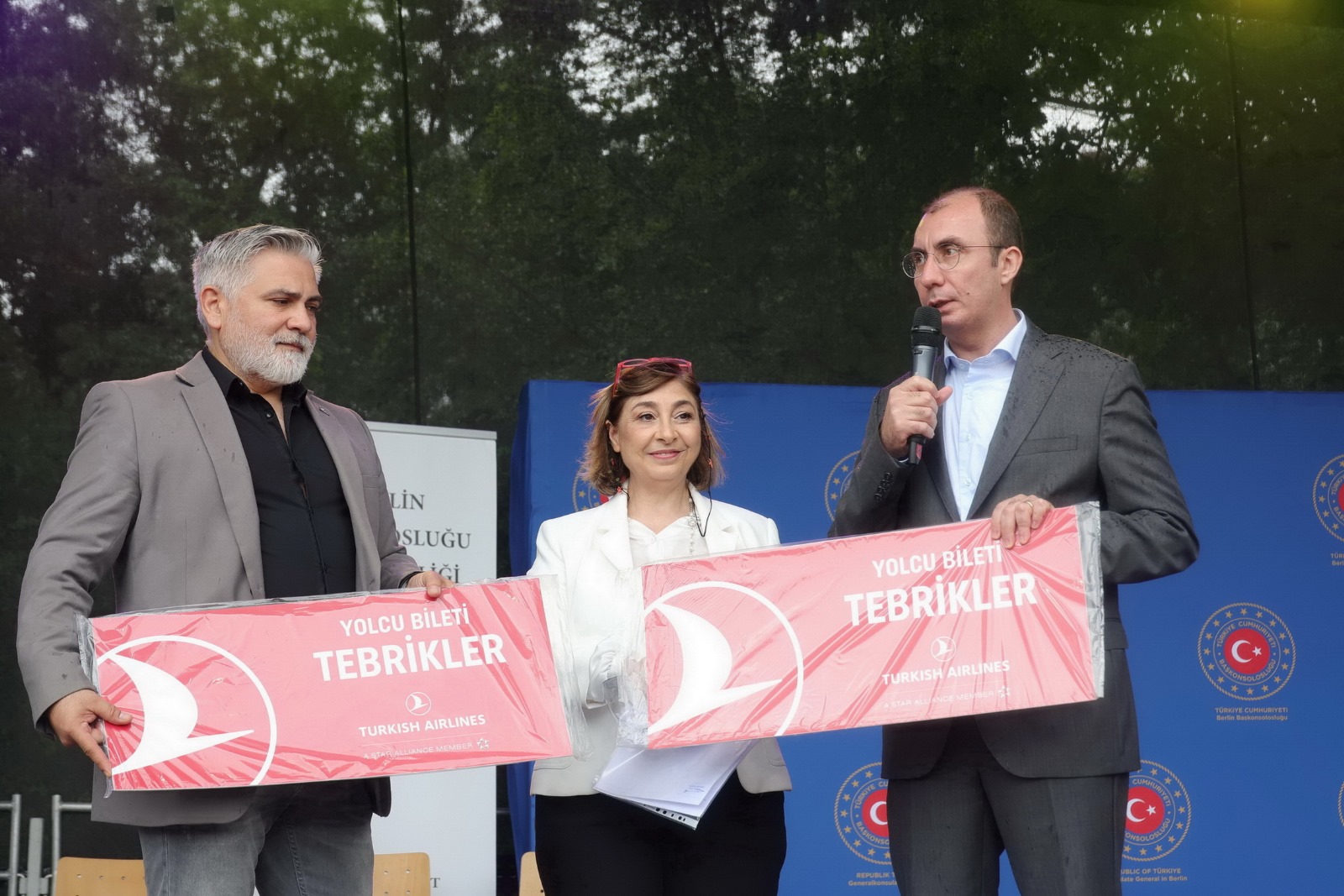 Berlin`de 19 Mayıs ve 23 Nisan Şenlikleri Coşkuyla Kutlandı